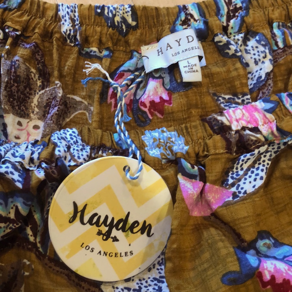 Off the Shoulder Floral top - Picture 2 of 5